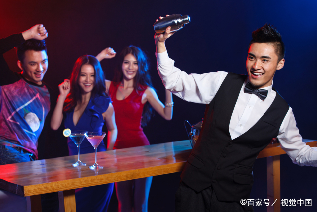 调酒师这个行业前景怎么样  调酒师的发展前景如何